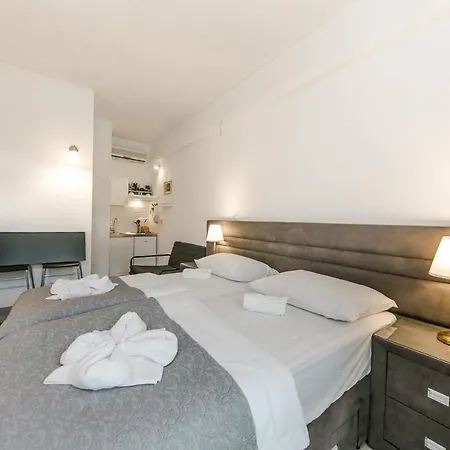 Palomia C Apartment